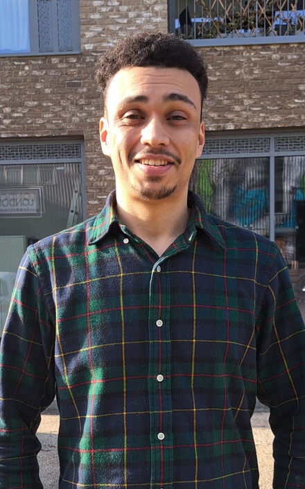 Ellis Thomas, Assistant Editor